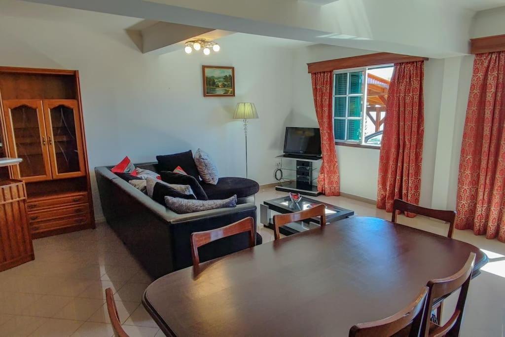 The Funny And Relax Apartment With Terrace & View Arco da Calheta  Luaran gambar