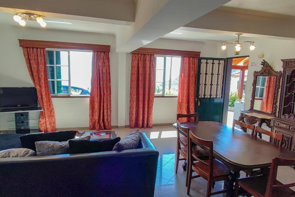 The Funny And Relax Apartment With Terrace & View Arco da Calheta  Luaran gambar