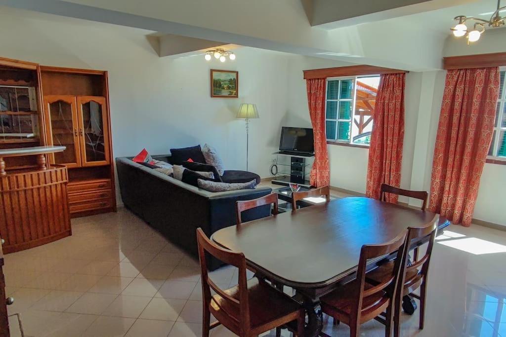 The Funny And Relax Apartment With Terrace & View Arco da Calheta  Luaran gambar